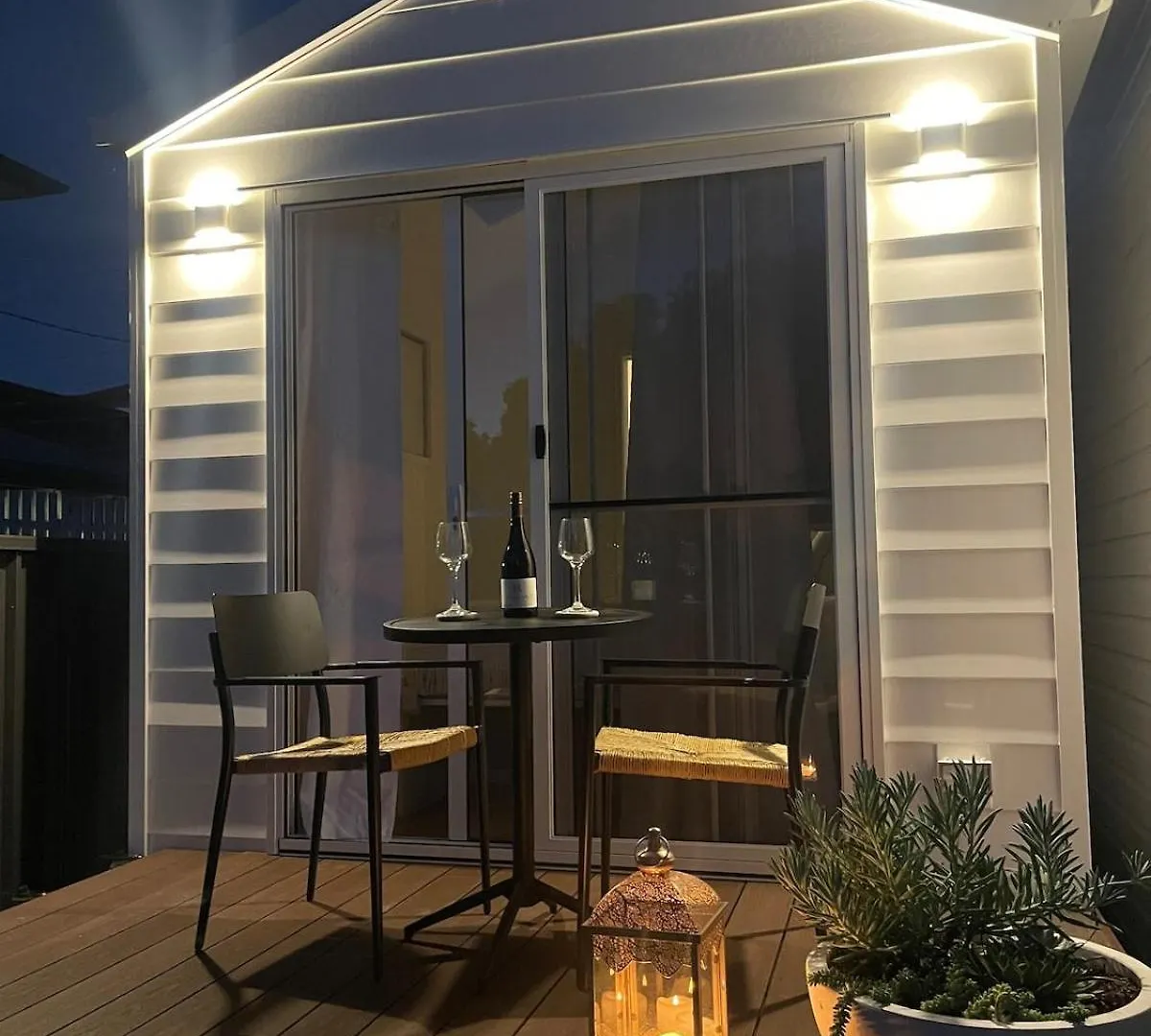 Luxe Tiny Home Near Cbd With Swimming Pool contacts